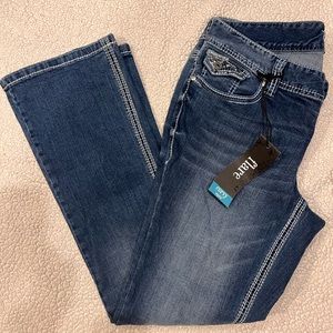 NWT - Ariya Jeans - Size 14